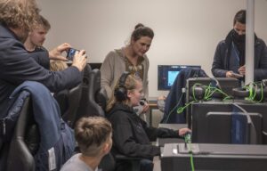 Ordfører Kari Nessa Nordtun åpner Fimbul e-sport sitt gratis Drop-In tilbud på St. Svithun.